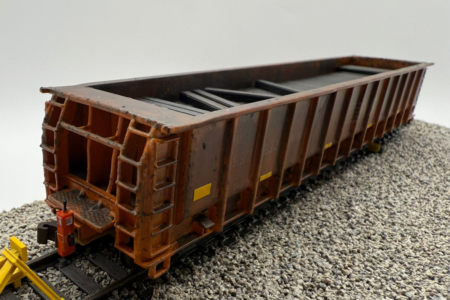 HO FREIGHT CAR ~ Norfolk Southern M-271 Tie Gondola - PAINTED