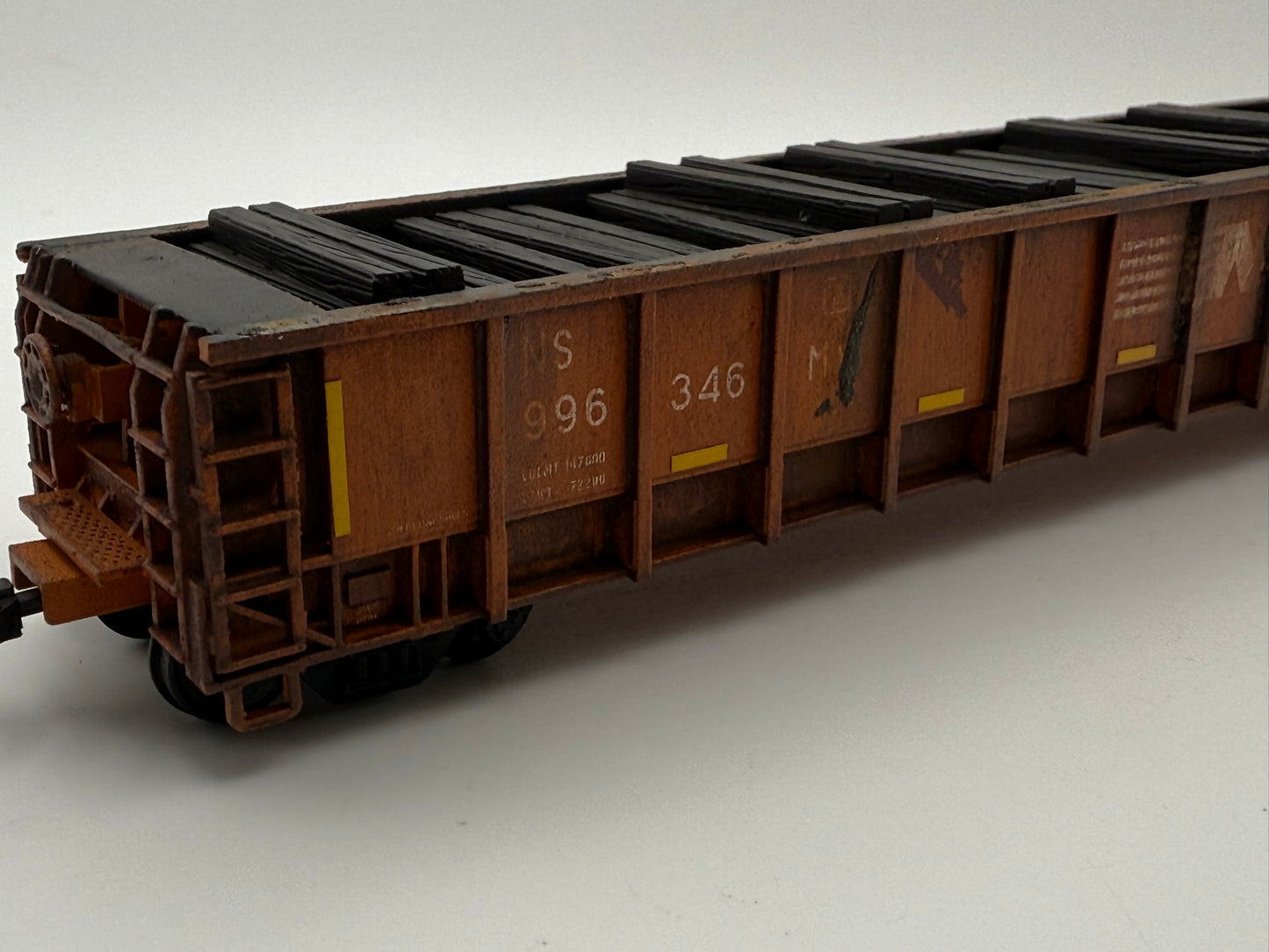 HO FREIGHT CAR ~ Norfolk Southern M-272 Tie Gondola - PAINTED